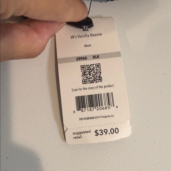 Patagonia Women’s Black Vanilla Beanie - Picture 4 of 6